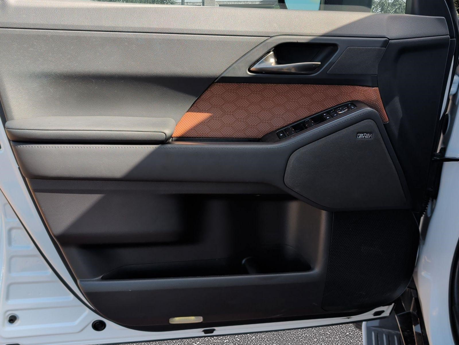 Certified 2024 Lexus GX 550 w/ Accessory Package (Z1) AWD/4WD image 8