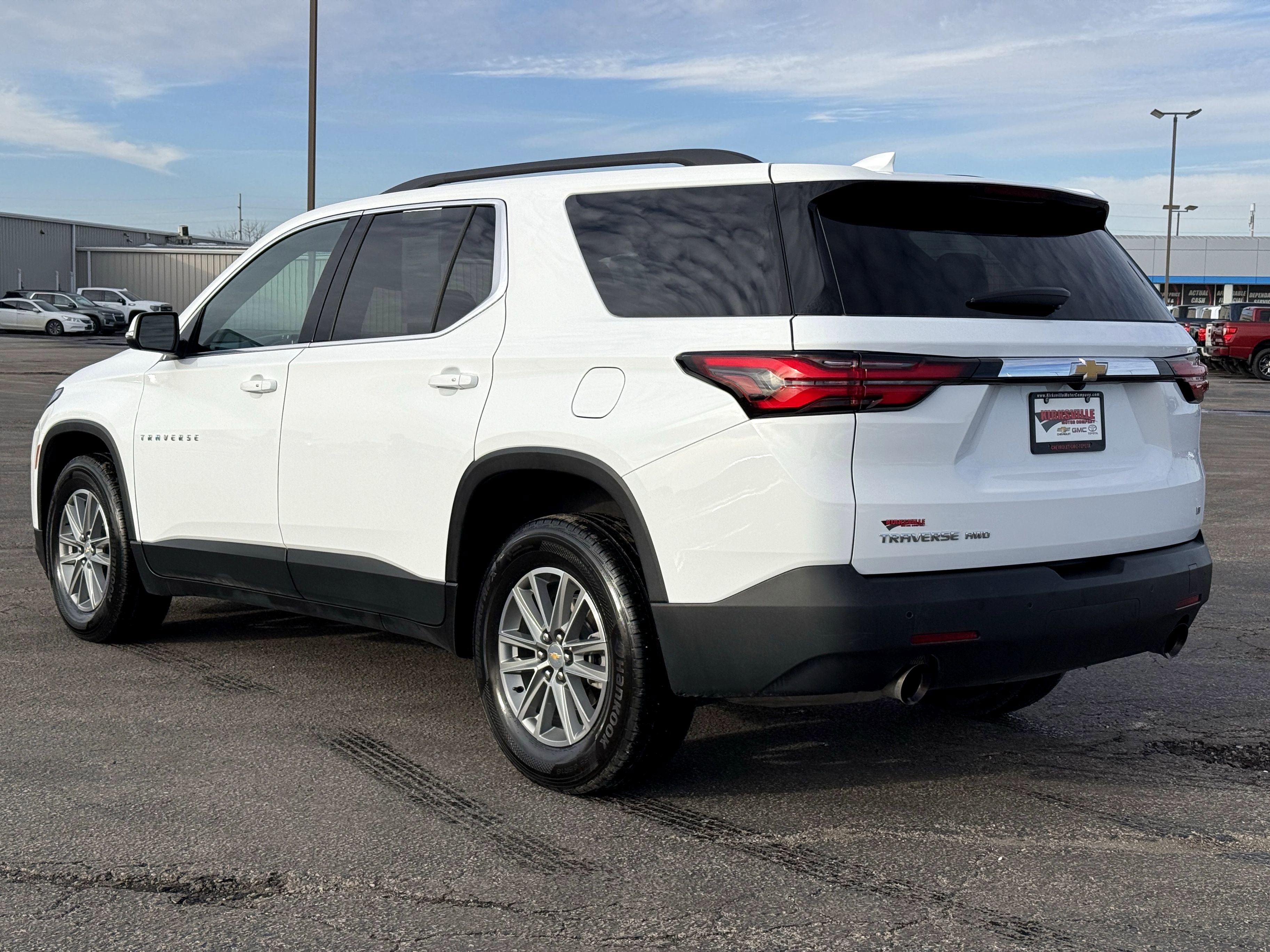 Used 2022 Chevrolet Traverse LT image 5