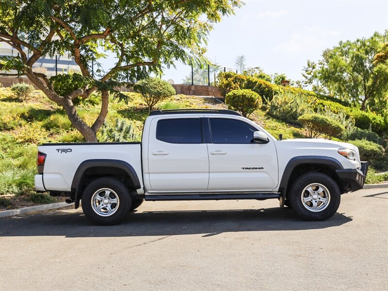 Used 2017 Toyota Tacoma TRD Off-Road RWD image 6