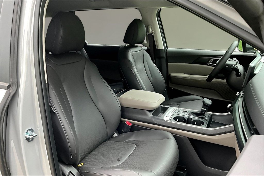 New 2027 Kia Carnival FWD image 10