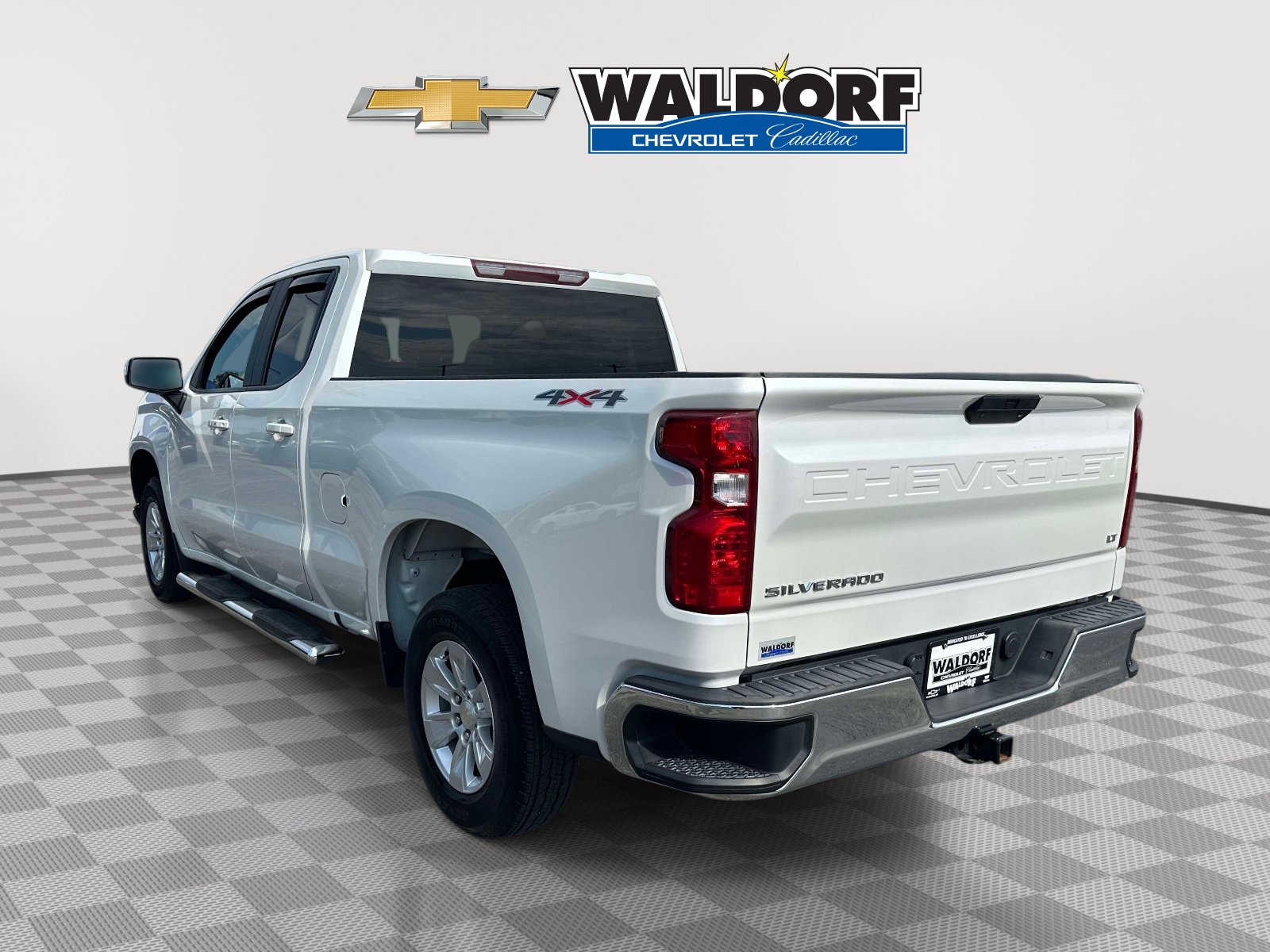 Used 2022 Chevrolet Silverado 1500 LT AWD/4WD image 4