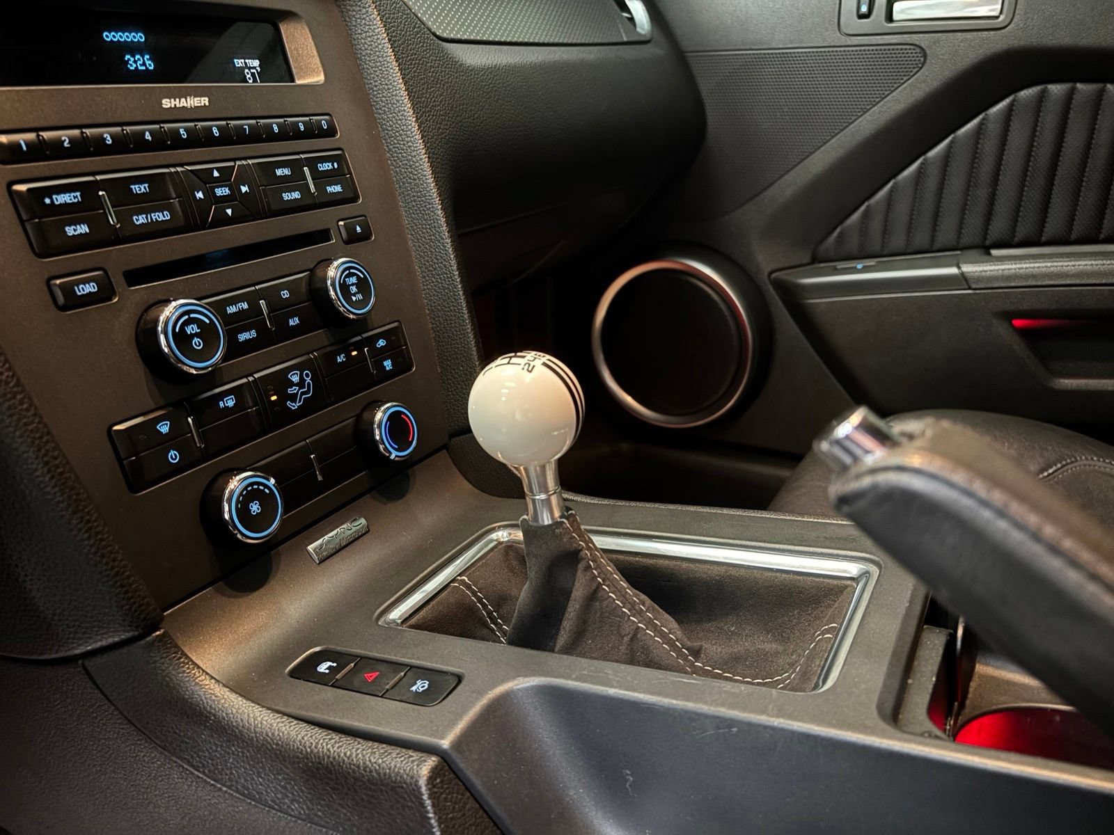 Used 2010 Ford Mustang Shelby GT500 RWD image 20