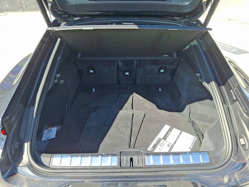 Certified 2024 Porsche Panamera image 29