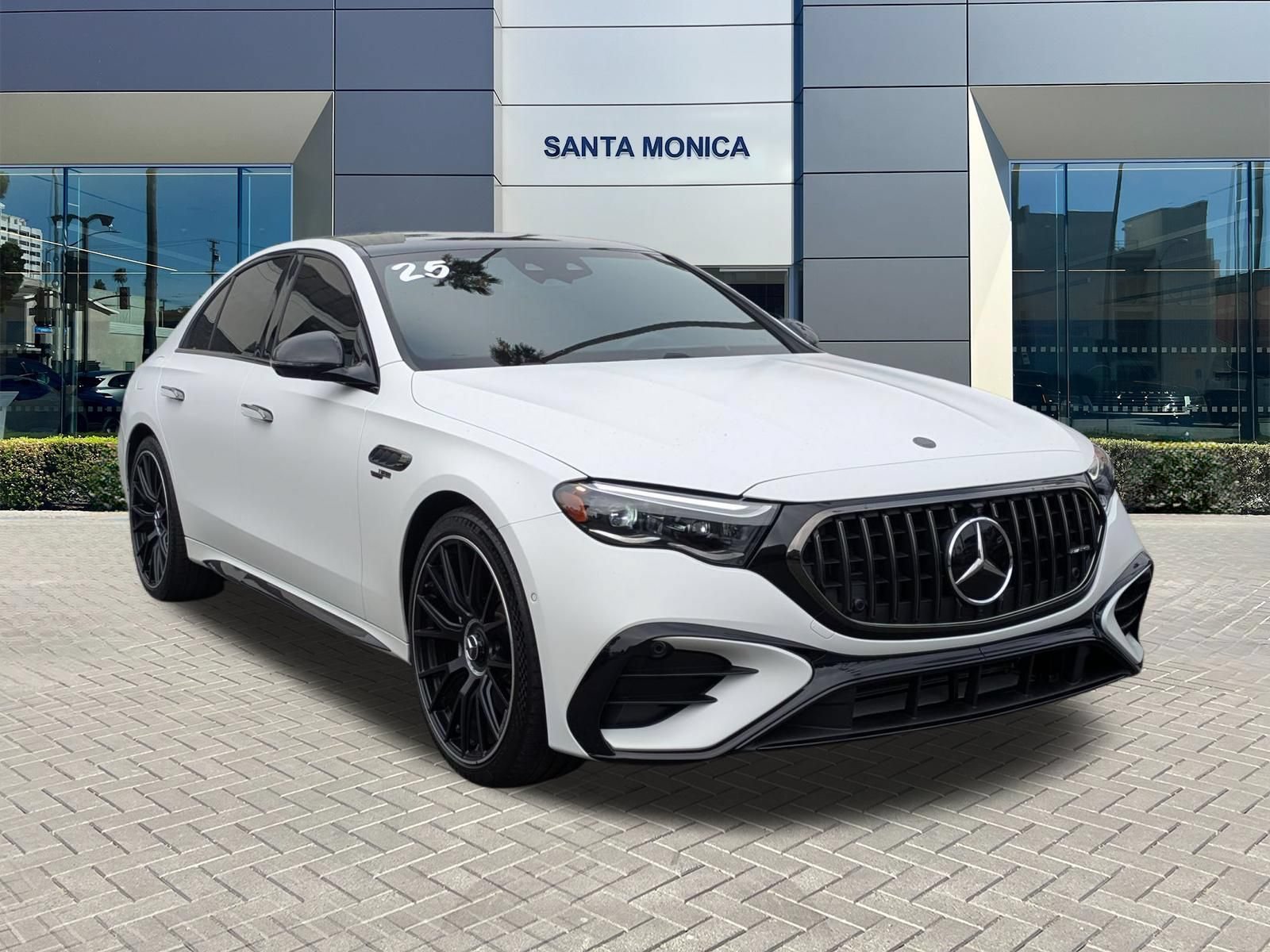 Used 2025 Mercedes-Benz E 53 AMG e 4MATIC Sedan image 3