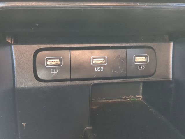 Used 2023 Kia Sorento LX image 25