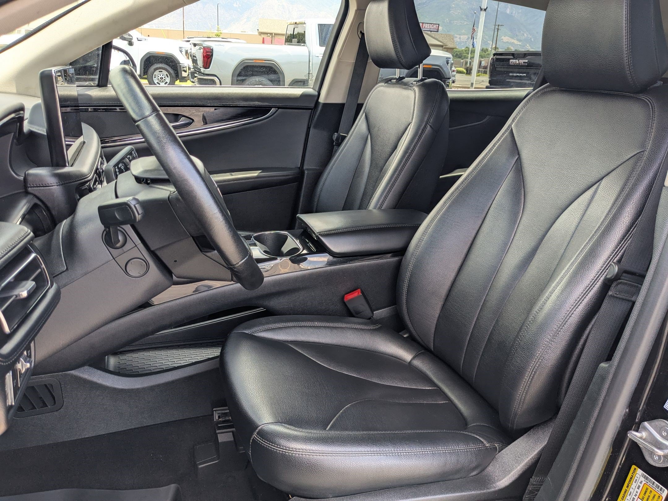 Used 2023 Lincoln Nautilus AWD w/ Premium Package image 27