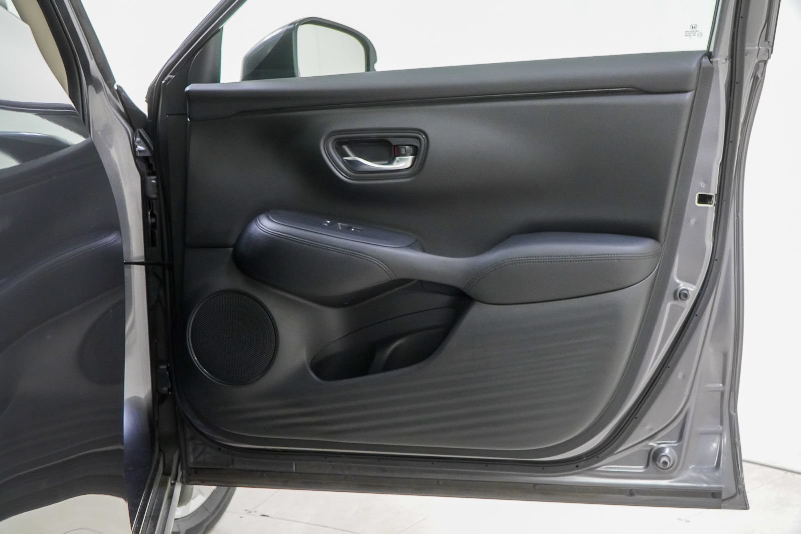 Used 2024 Honda HR-V LX image 34