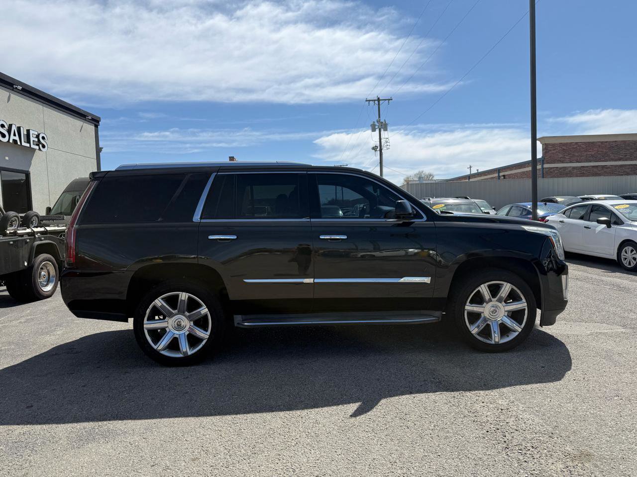 Used 2015 Cadillac Escalade Luxury RWD image 5