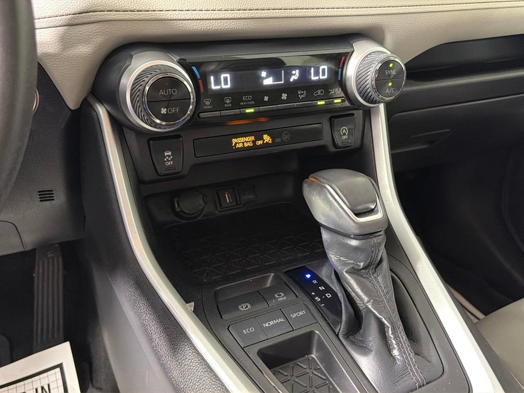 Used 2020 Toyota RAV4 XLE Premium FWD image 23