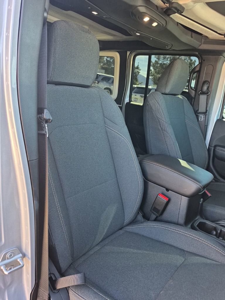 Used 2024 Jeep Wrangler Sahara w/ Technology Group image 27