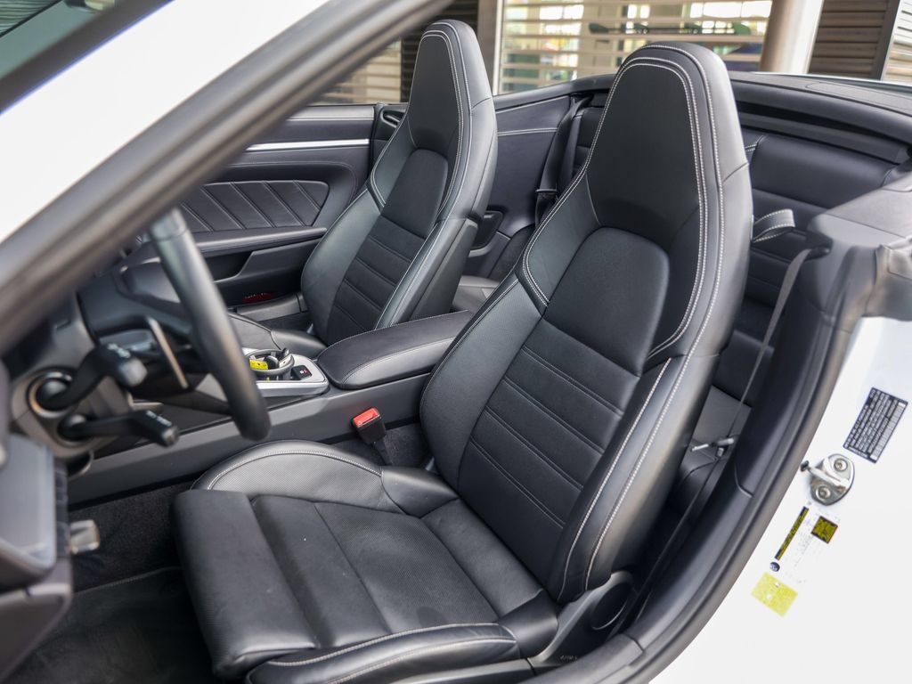 Certified 2023 Porsche 911 Carrera RWD image 5