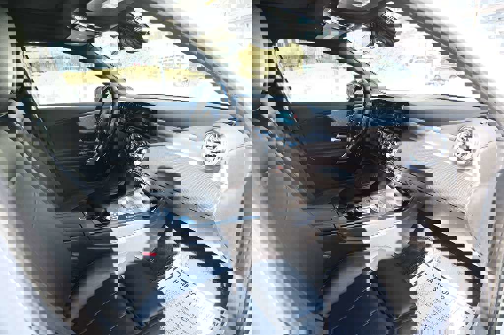 Used 2019 Mercedes-Benz A 220 4MATIC w/ Driver Assistance Package image 32