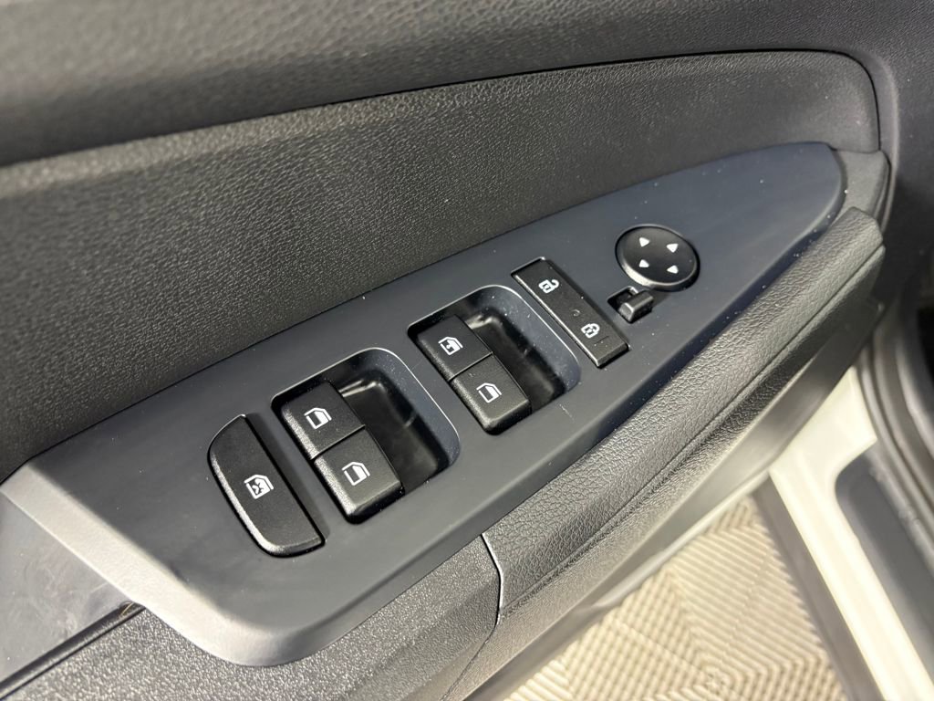 Used 2025 Kia Sportage LX image 14