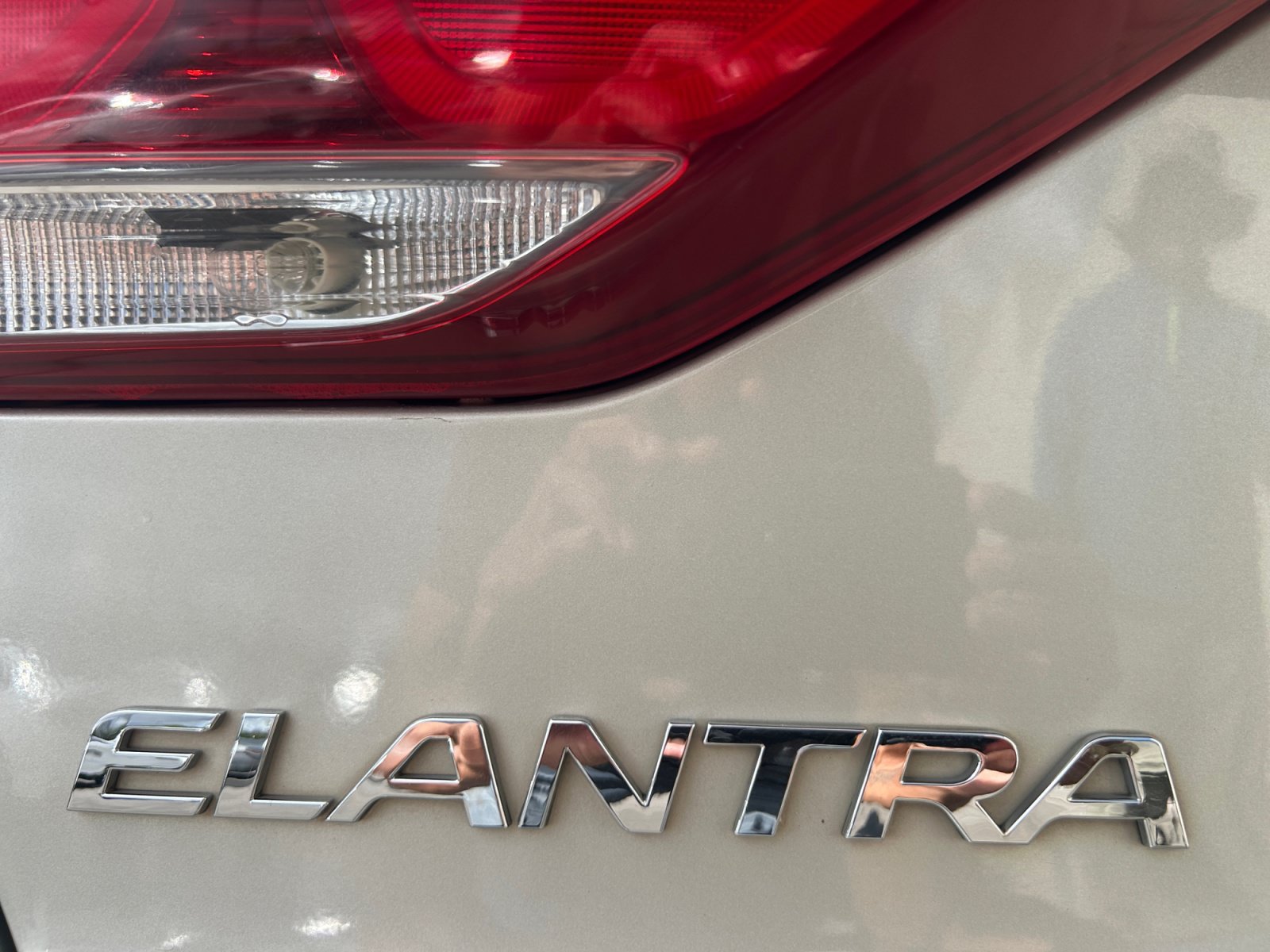 Used 2018 Hyundai Elantra SEL w/ Cargo Package FWD image 17