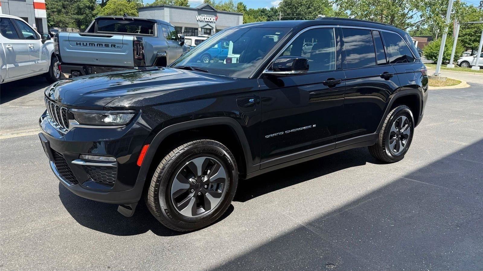 Used 2025 Jeep Grand Cherokee Limited 4xe AWD/4WD image 7