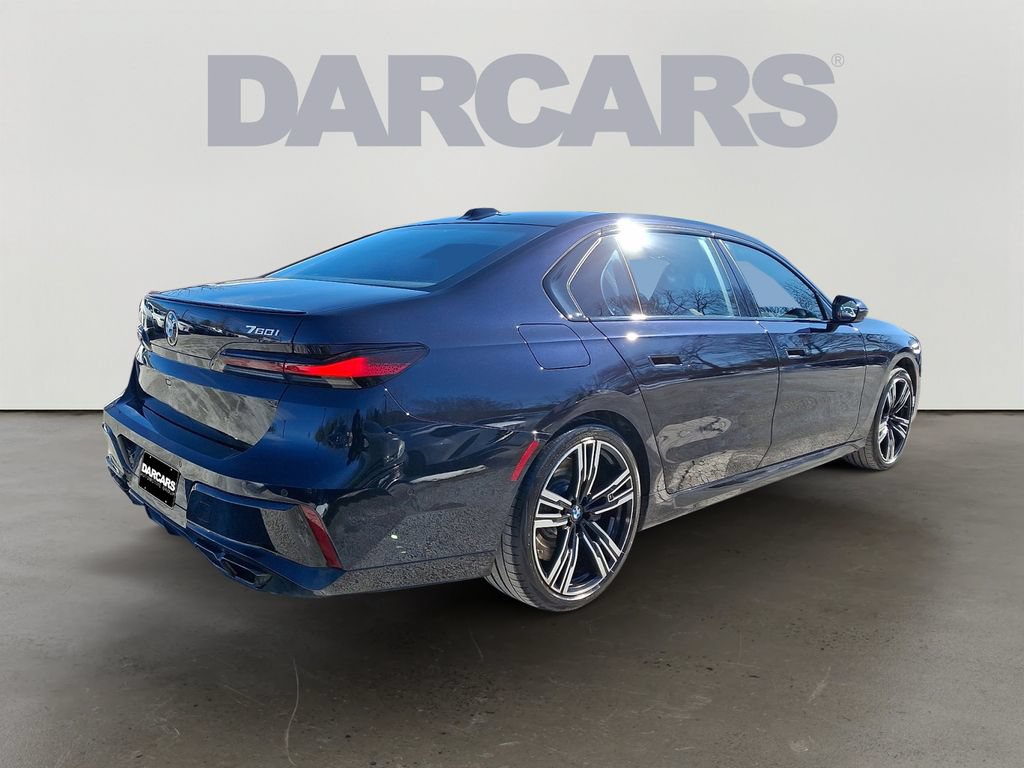 Certified 2025 BMW 760i xDrive w/ Executive Package AWD/4WD image 6