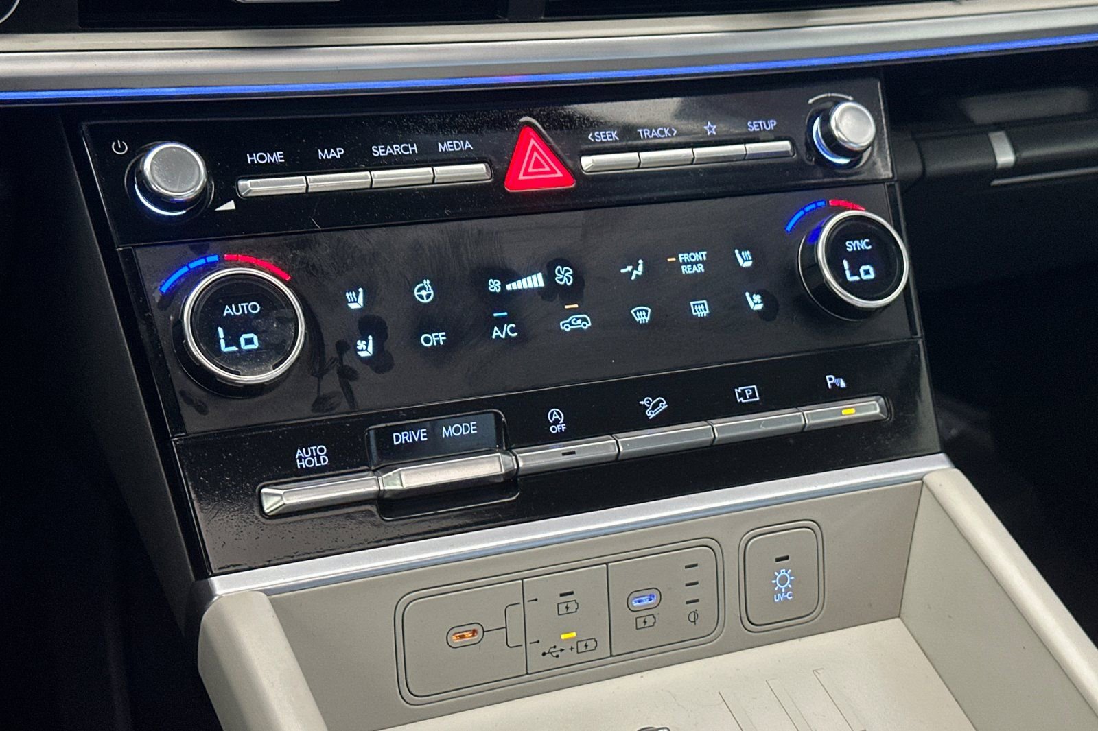 Used 2024 Hyundai Santa Fe Limited image 20