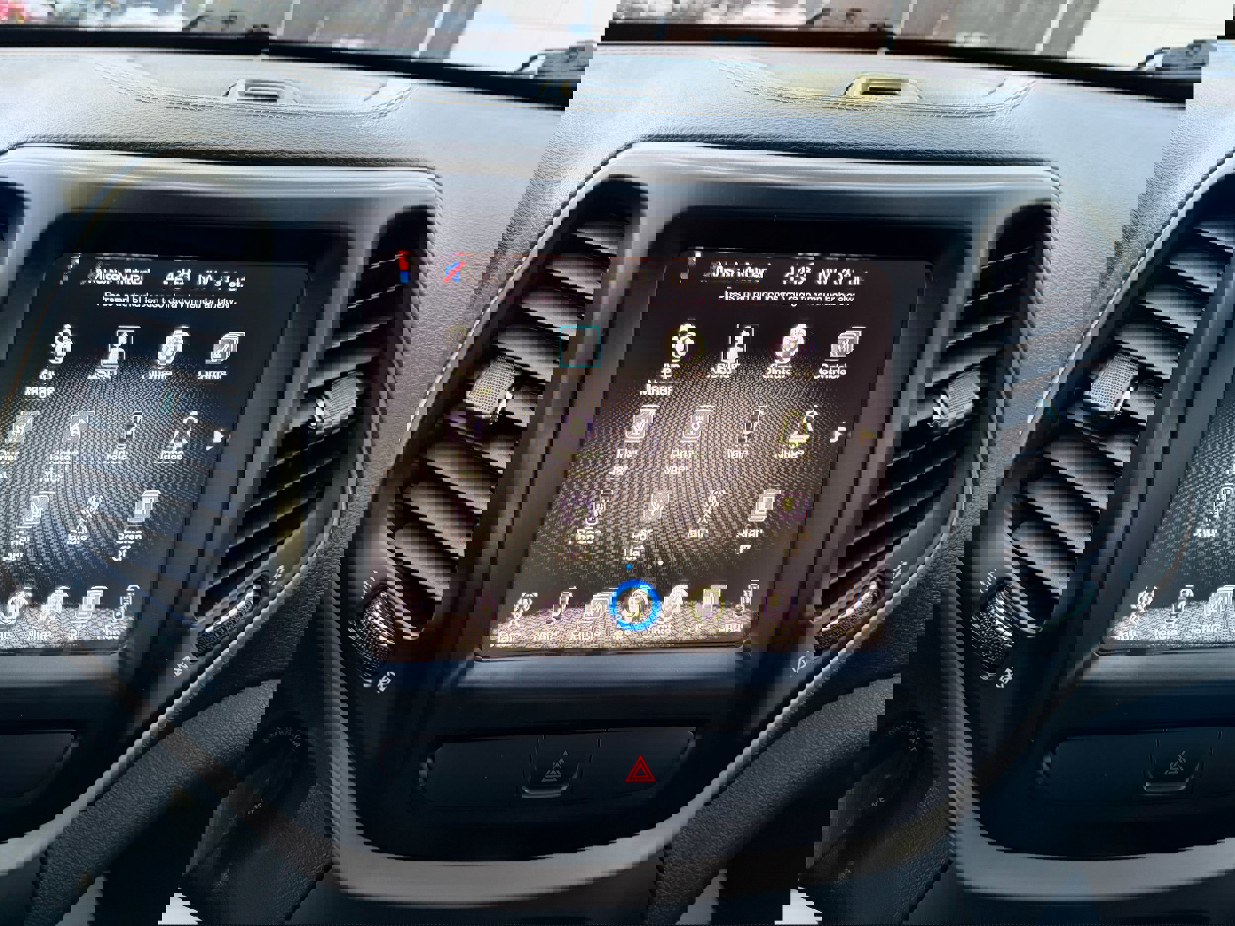 Used 2015 Jeep Cherokee Latitude w/ Cold Weather Group image 17