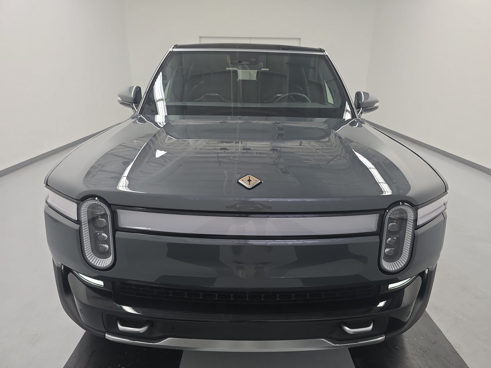 Used 2024 Rivian R1S Adventure Quad AWD/4WD image 8