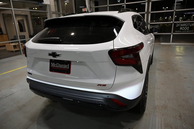 New 2026 Chevrolet Trax RS w/ Sunroof Package image 5