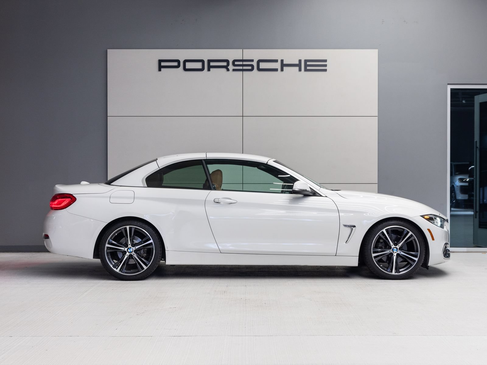 Used 2018 BMW 430i Convertible RWD image 8