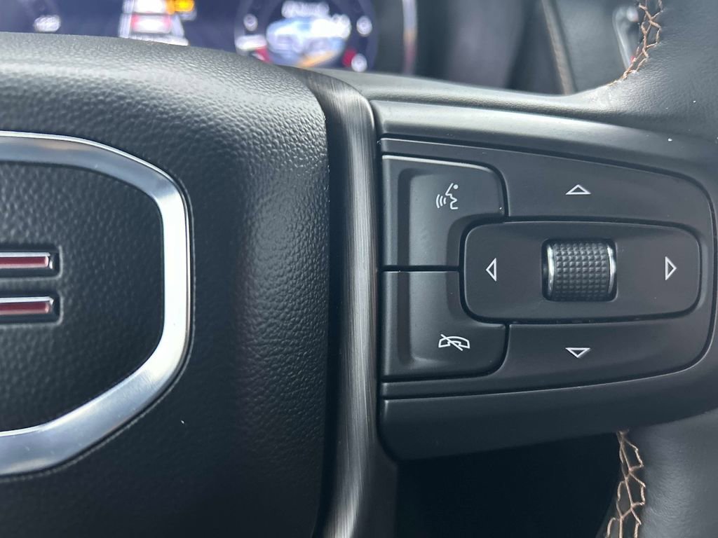 Used 2024 GMC Yukon AT4 w/ Technology Package image 28