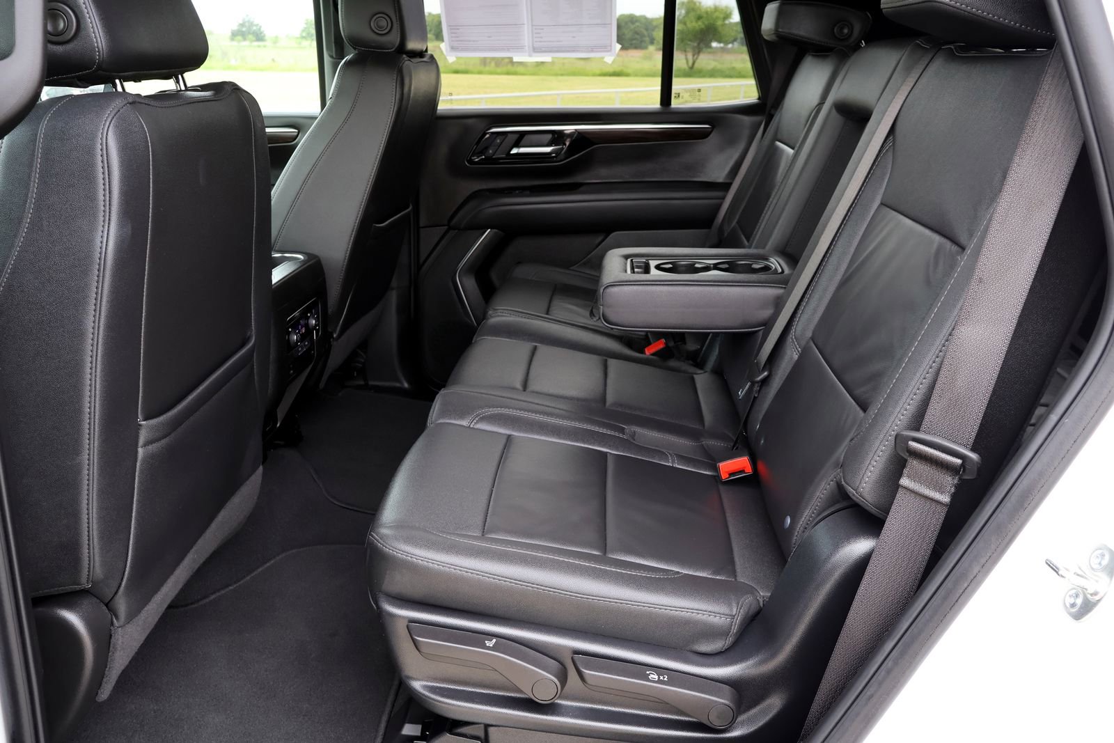 Used 2025 Chevrolet Tahoe LT AWD/4WD image 15
