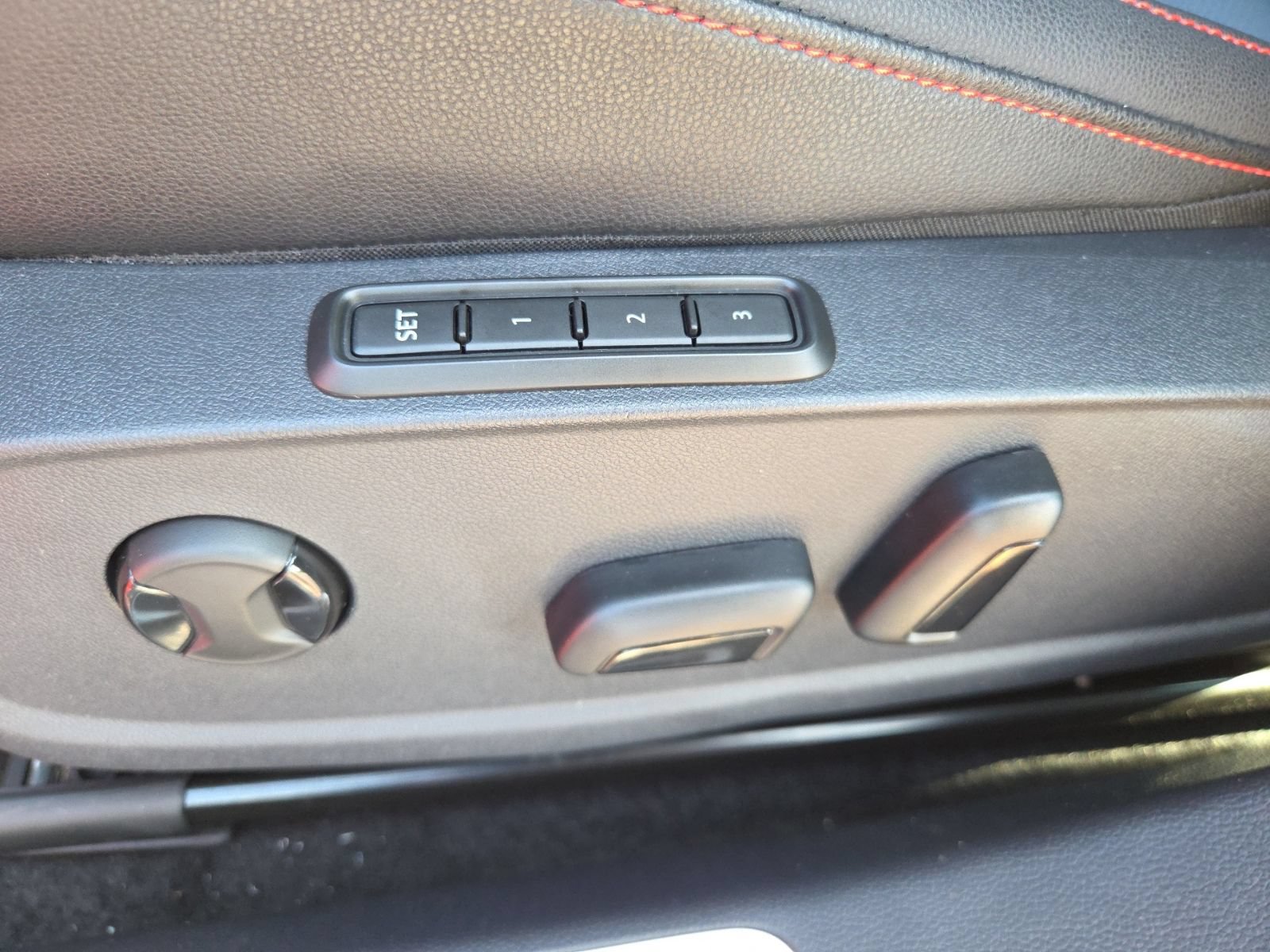 Certified 2025 Volkswagen Jetta GLI Autobahn FWD image 20