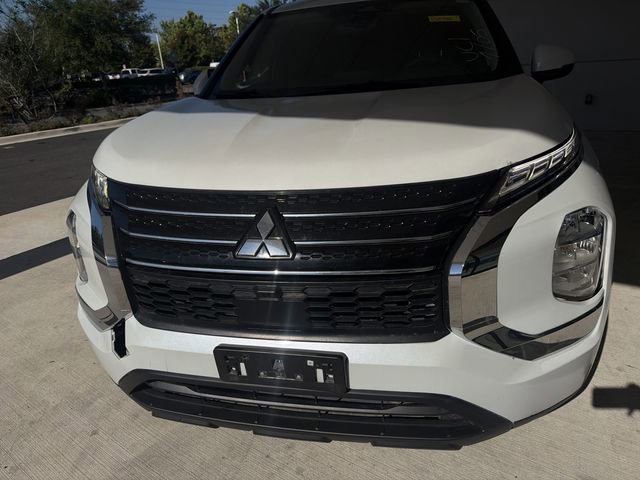Used 2022 Mitsubishi Outlander ES FWD image 10