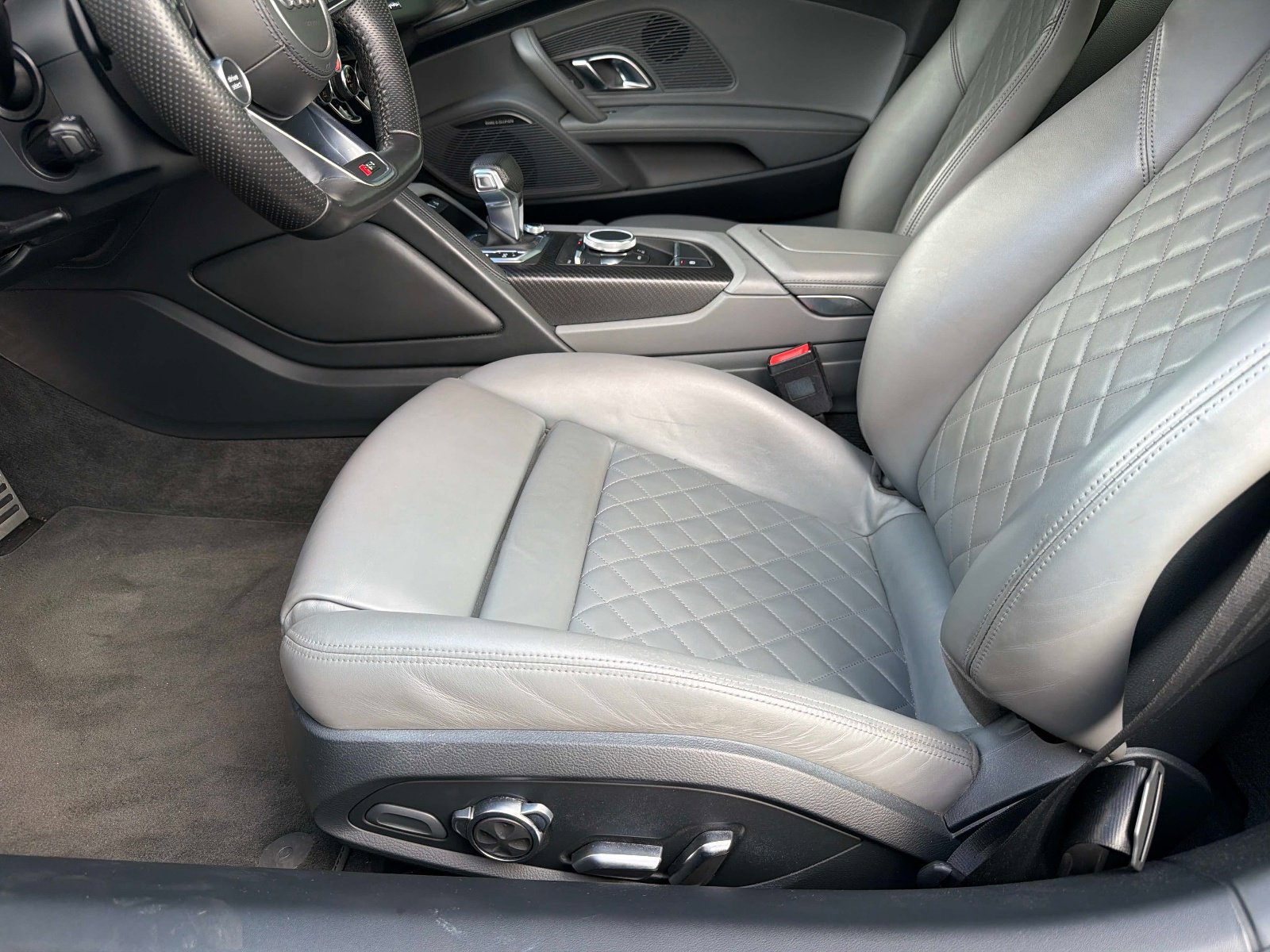 Used 2017 Audi R8 V10 image 28