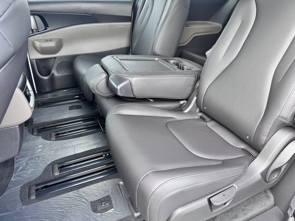 New 2026 Kia Carnival FWD image 26