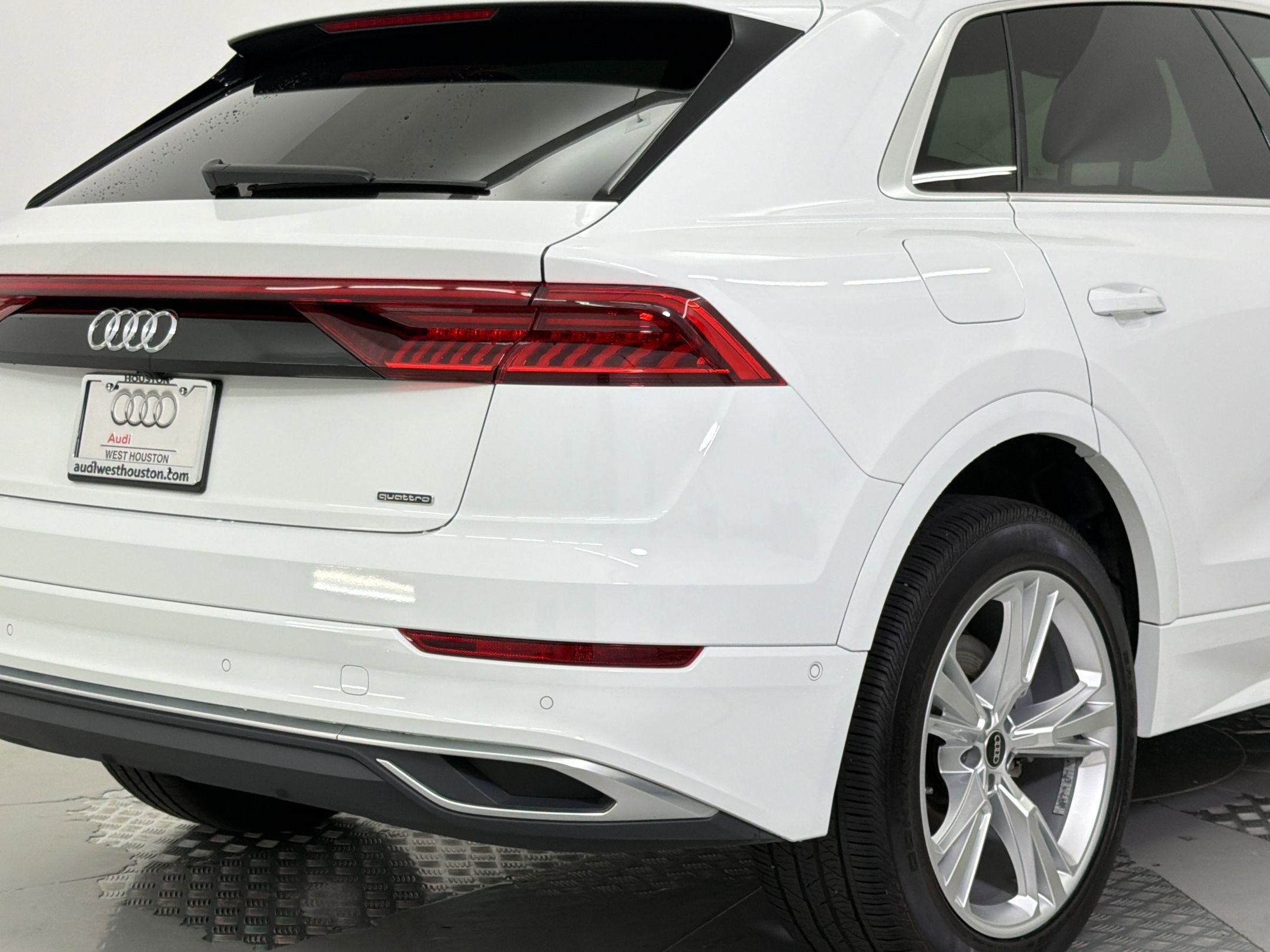 Used 2023 Audi Q8 Premium w/ Convenience Package AWD/4WD image 23