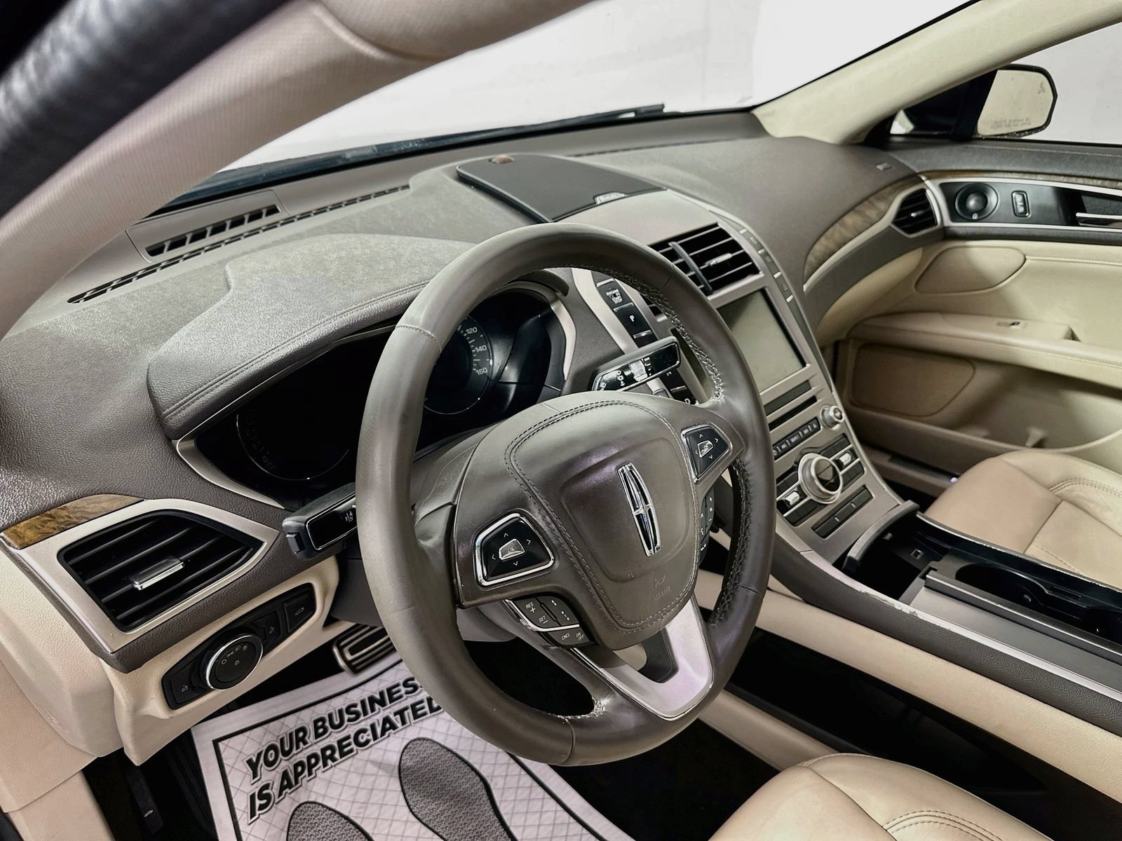 Used 2019 Lincoln MKZ Reserve w/ Reserve Plus Package FWD image 9
