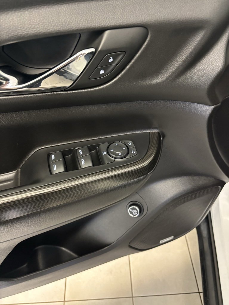 Certified 2023 GMC Acadia SLT image 9