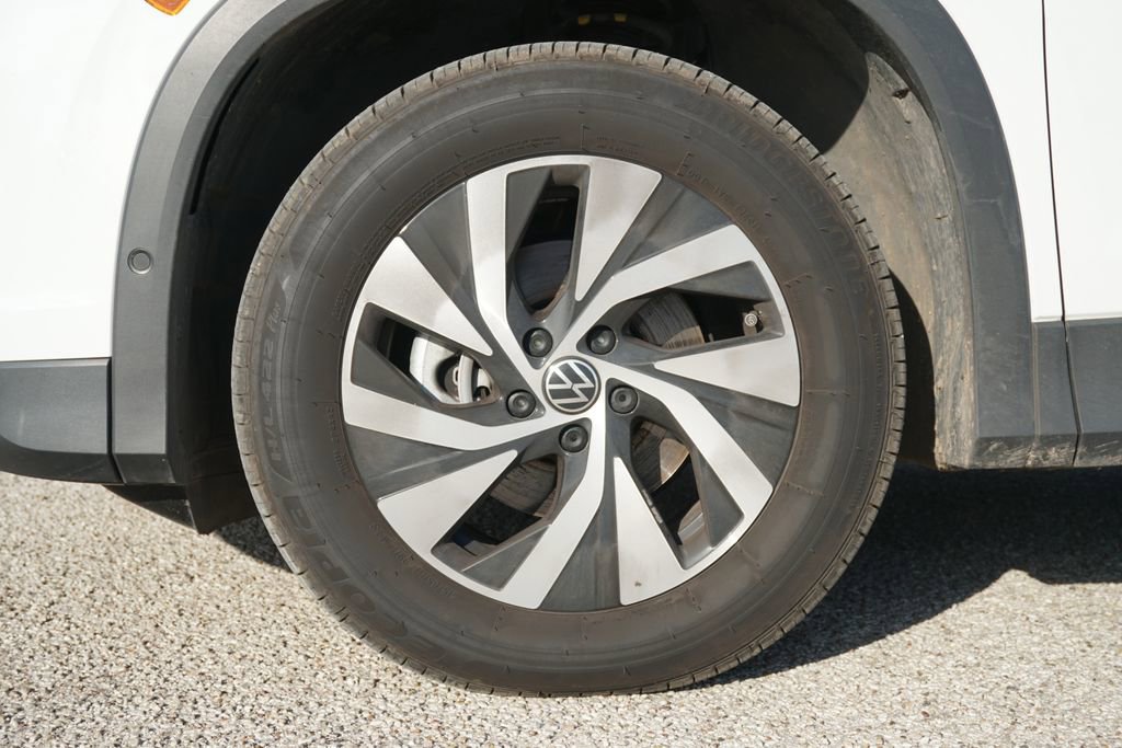 Used 2025 Volkswagen Tiguan S image 13