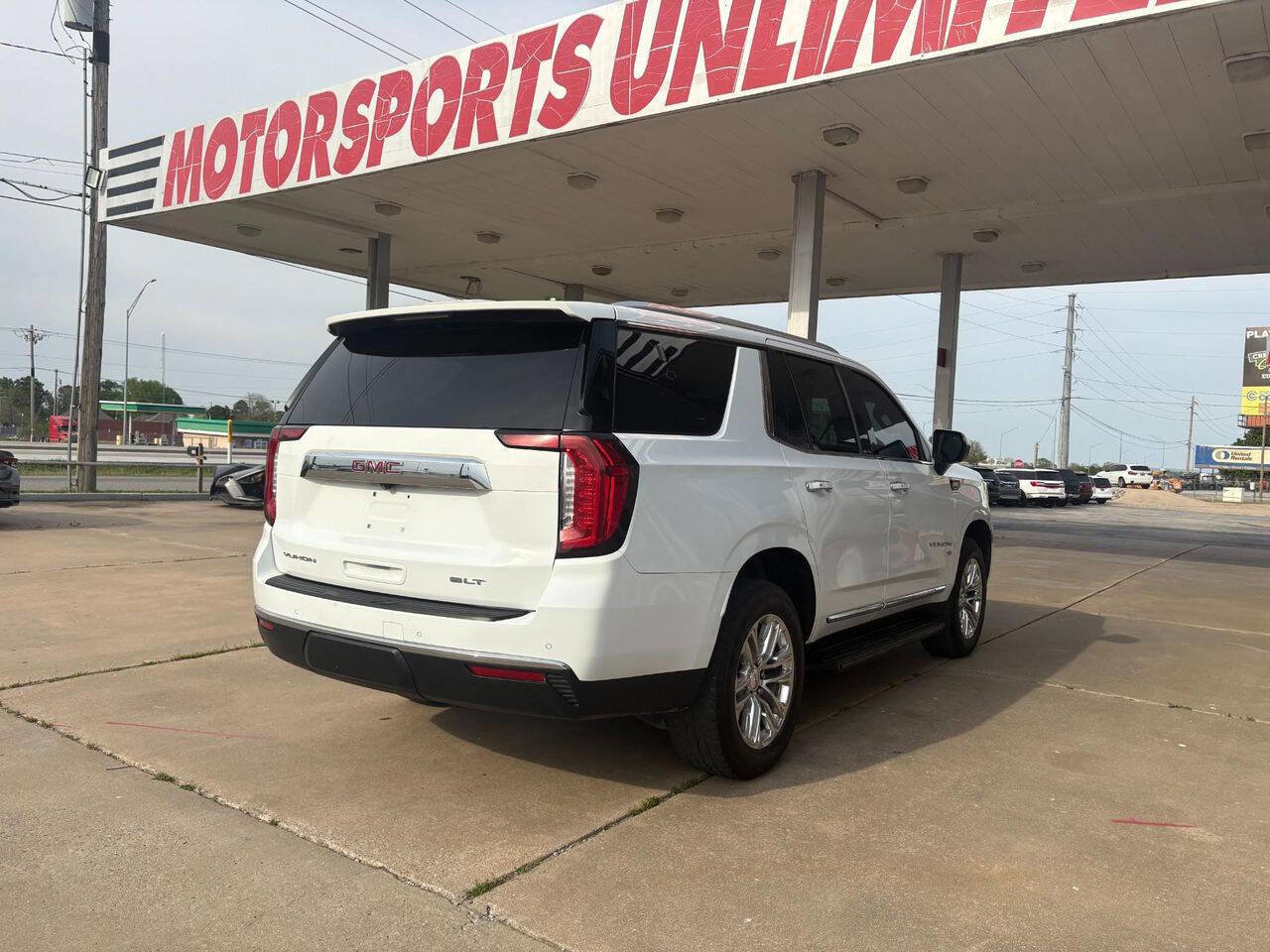 Used 2021 GMC Yukon SLT image 4