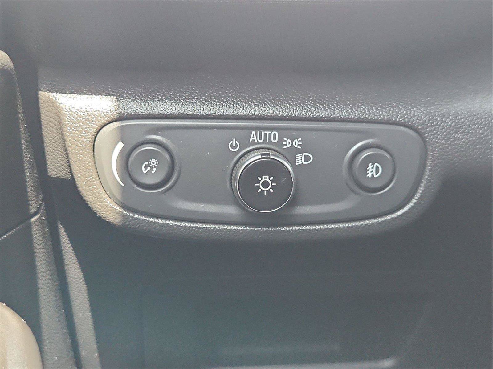 Used 2021 Chevrolet TrailBlazer ACTIV w/ Sun and Liftgate Package FWD image 17