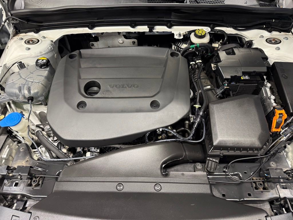 Used 2024 Volvo XC40 B5 Plus w/ Climate Package image 31