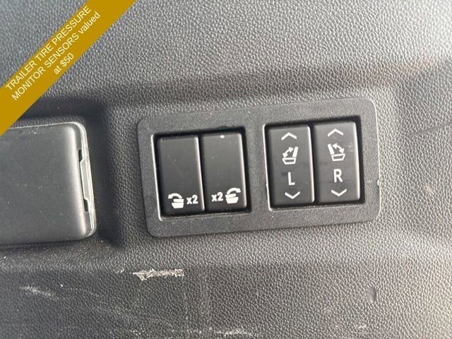 Used 2021 GMC Yukon Denali w/ Denali Premium Package AWD/4WD image 11