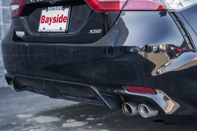 Used 2018 Toyota Camry XSE image 11