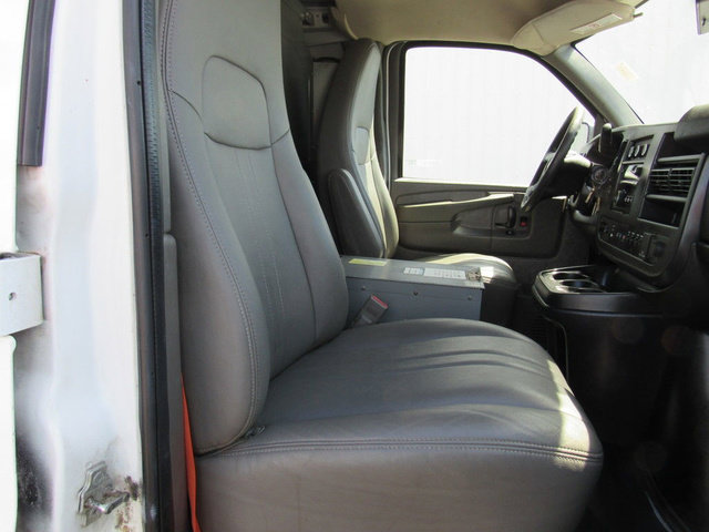 Used 2015 Chevrolet Express 2500 RWD image 14