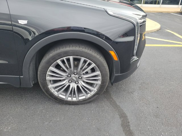 Used 2024 Cadillac XT4 Premium Luxury FWD image 6