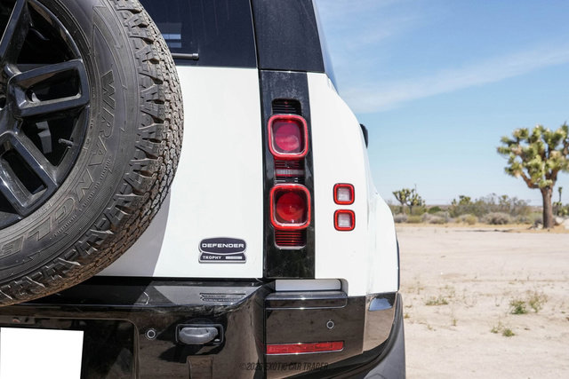 Used 2023 Land Rover Defender 90 X-Dynamic SE image 81