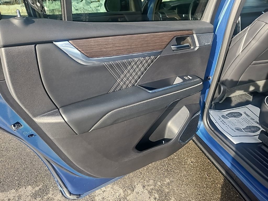 Used 2024 GMC Acadia Denali w/ Super Cruise Package image 18