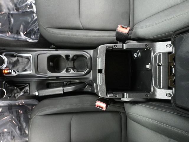 Used 2023 Jeep Wrangler Altitude image 34