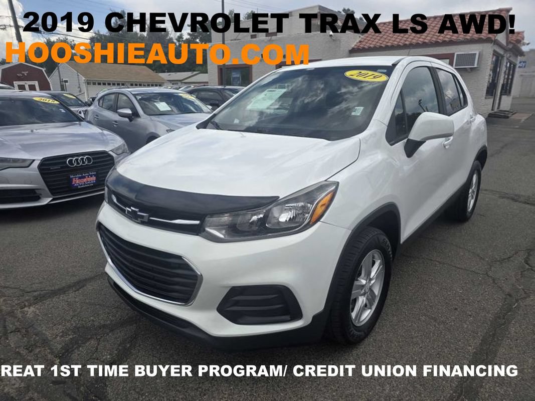 Used 2019 Chevrolet Trax LS w/ Tint and Cruise Package AWD/4WD image 1