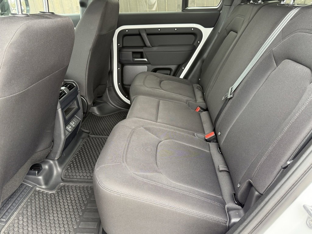 Certified 2023 Land Rover Defender 110 image 32