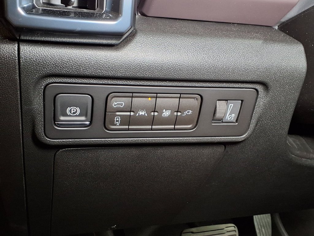 New 2026 GMC Hummer EV SUV w/ LPO, Illumination Package AWD/4WD image 17