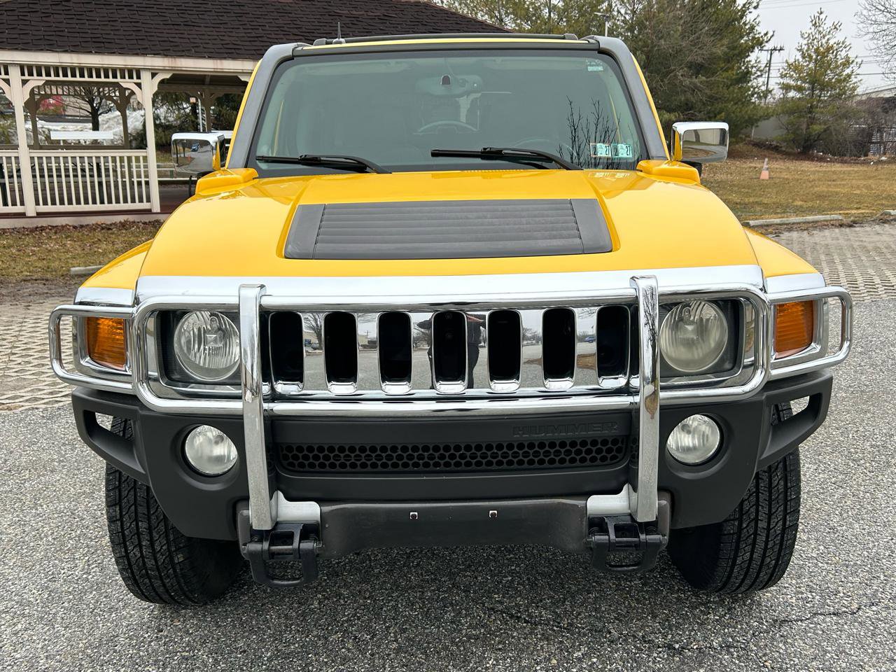 Used 2007 HUMMER H3 Adventure image 2