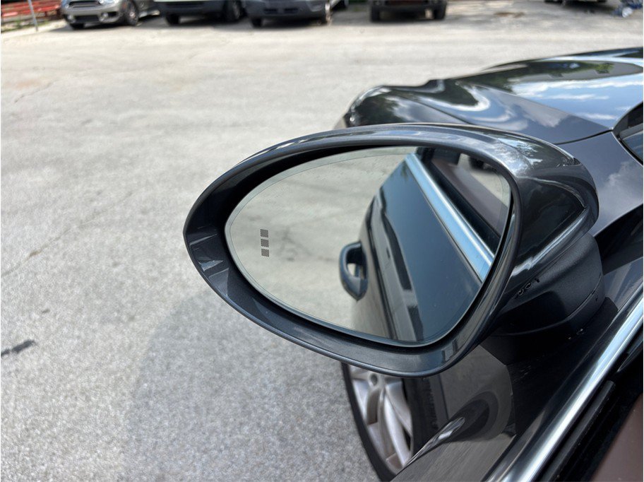 Used 2022 Porsche Cayenne AWD/4WD image 15